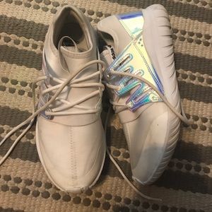 Adidas Tubular Girls shoe