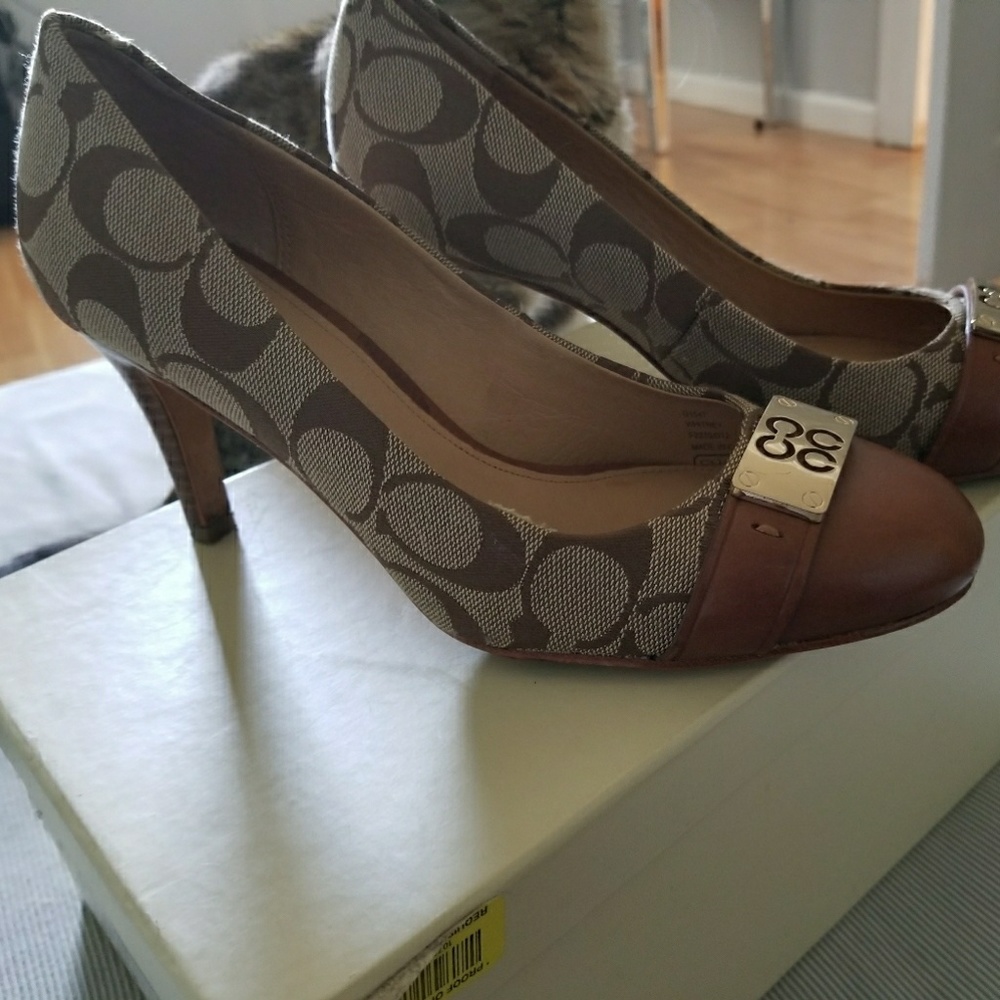 coach pump heels
