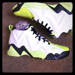 NEVER WORN REEBOK KAMIKAZE SIZE 13