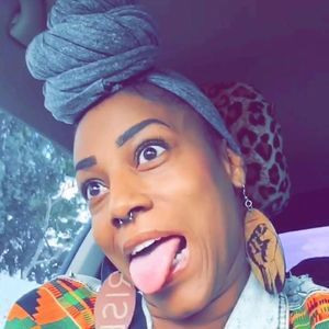 Meet your Posher, Ebonie