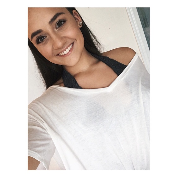 Meet your Posher, Danielle - Picture 1 of 1