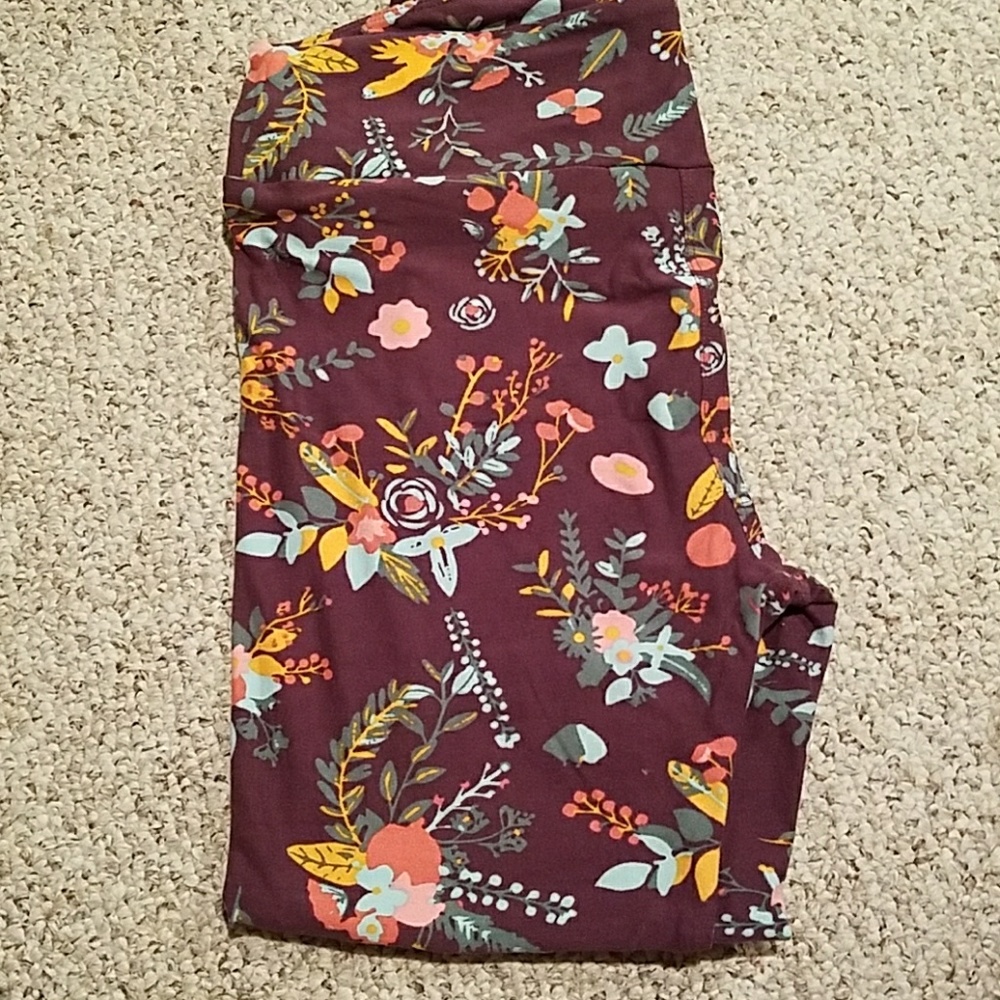 NWT Lularoe OS floral leggings