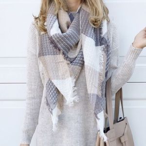 ISO this scarf! 😍