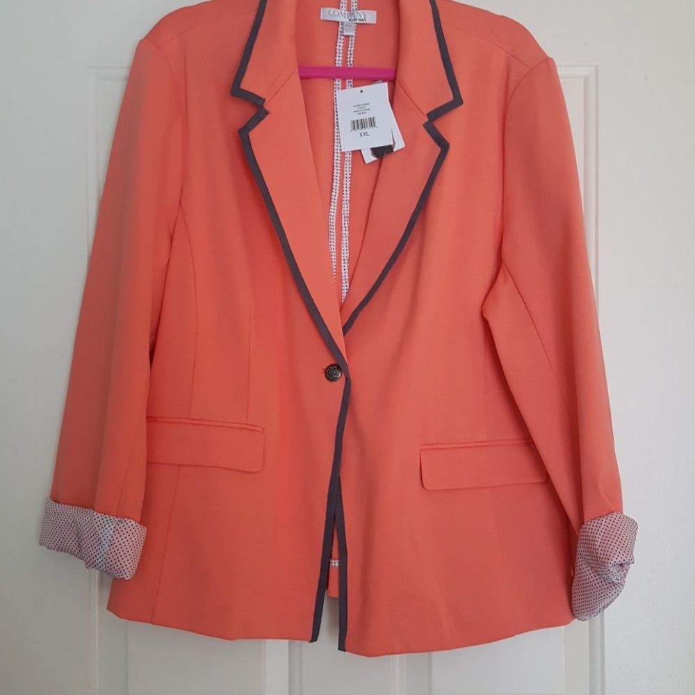 Cuffed sleeve blazer