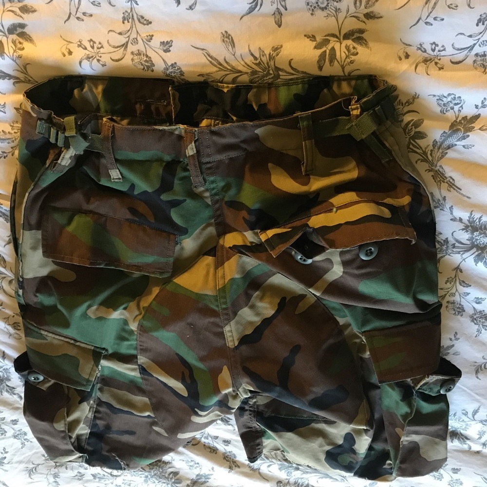 Camp Cutoff Shorts - Picture 3 of 7