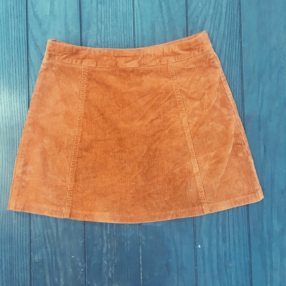 *SOLD* Brandy Melville Corduroy Skirt - Picture 3 of 4
