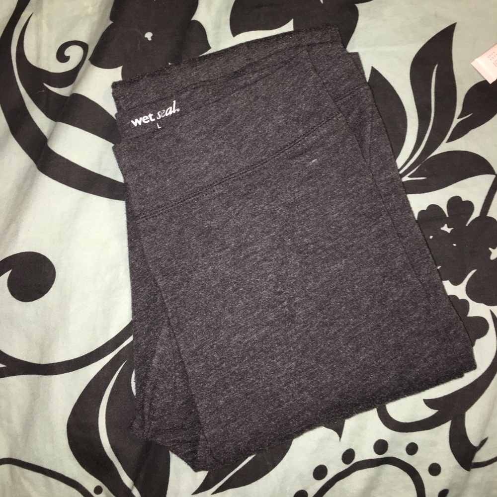 NWOT - grey leggings