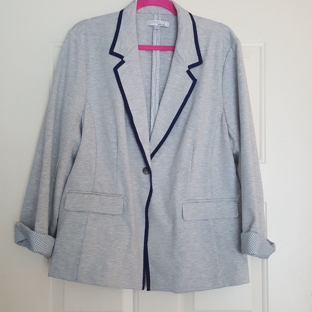 Cuffed sleeve blazer