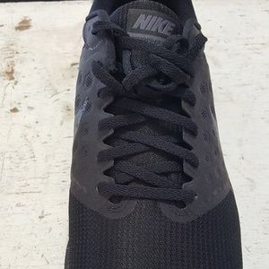 Nike Downshifter 7 men's running shoes.