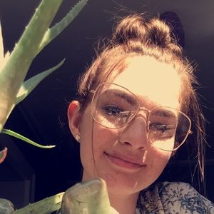 Meet your Posher, Kaia