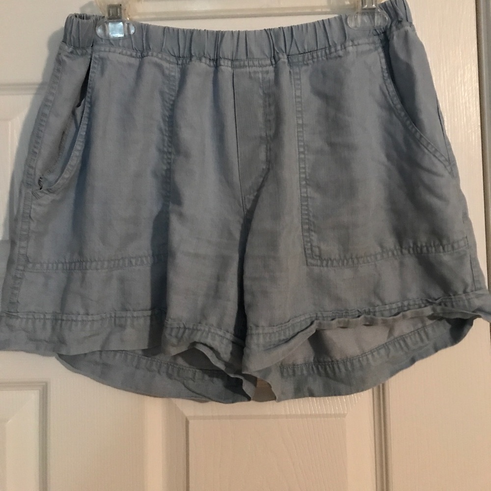 Lilla P chambray shorts size M