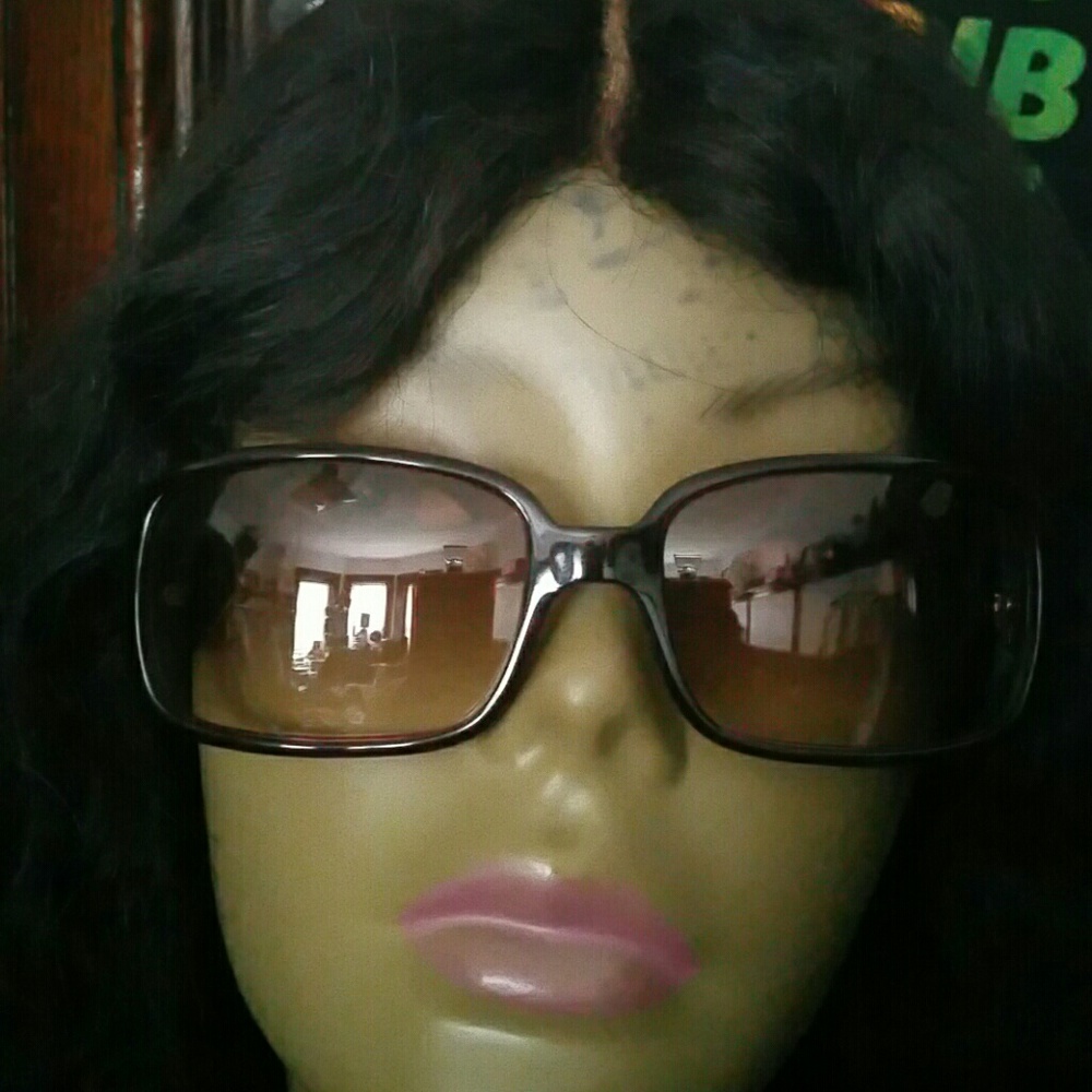 NWOT -Authentic Valentino Sunglasses made in Italy - Picture 3 of 8