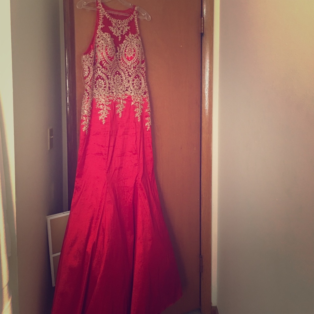 Red prom dress