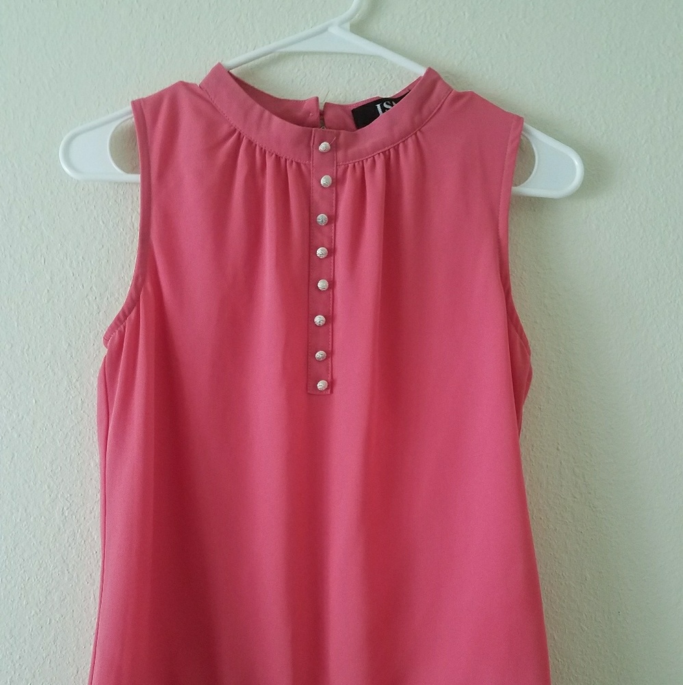 Very nice EUC sleeveless top!