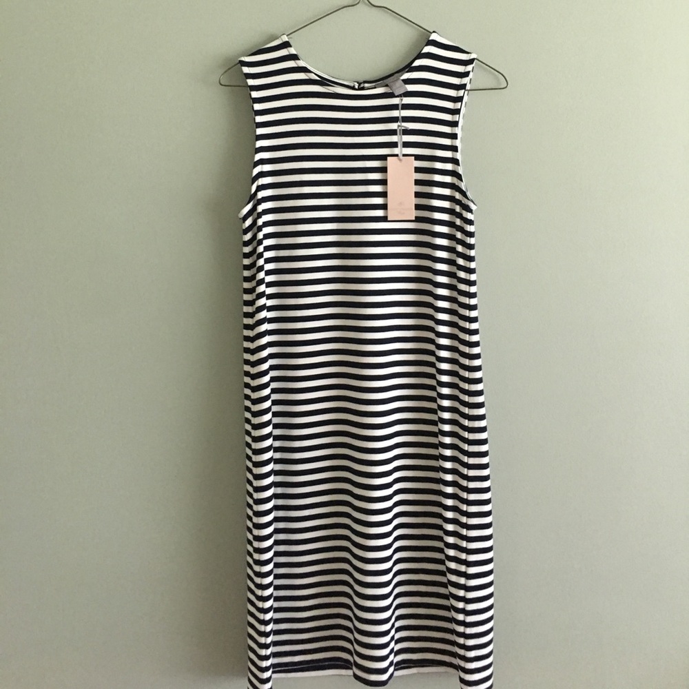 Sleeveless cotton/spandex summer dress.