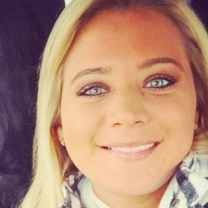 Meet your Posher, Joya