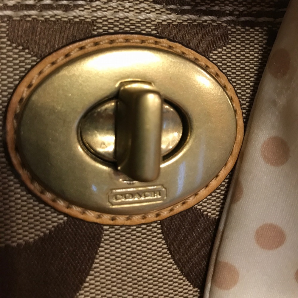 Authentic Coach signature carryall. - Picture 2 of 7