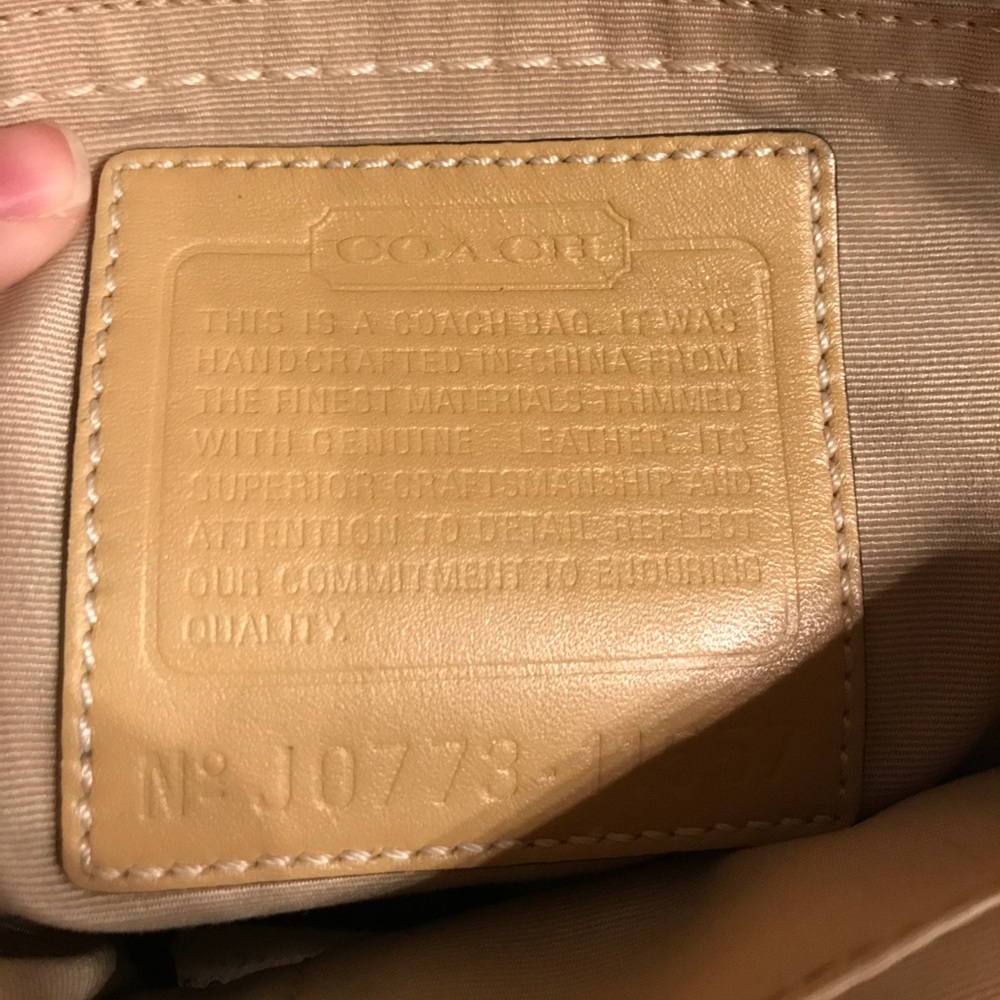 Authentic Coach signature carryall. - Picture 7 of 7