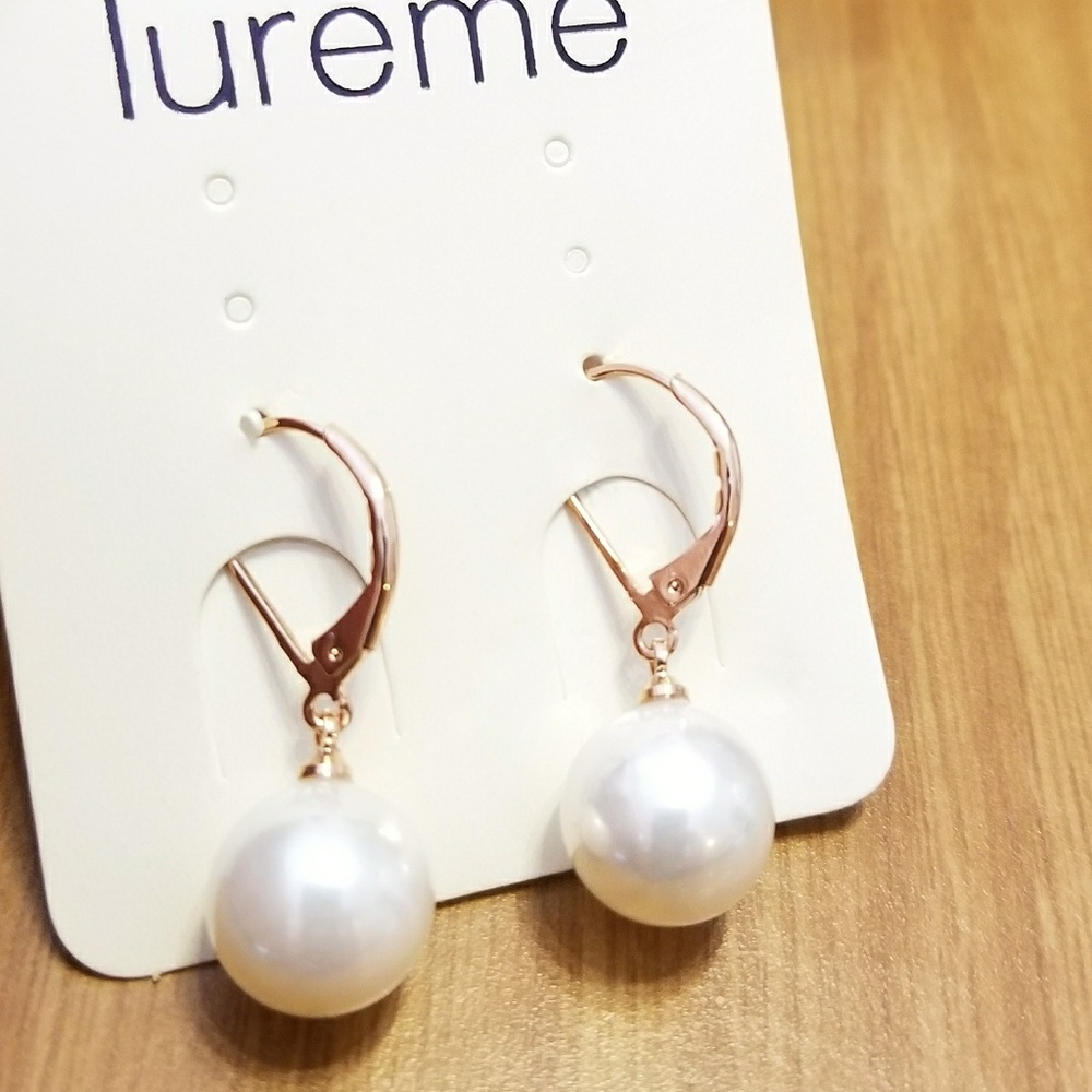 Rose Gold Pearl Earrings