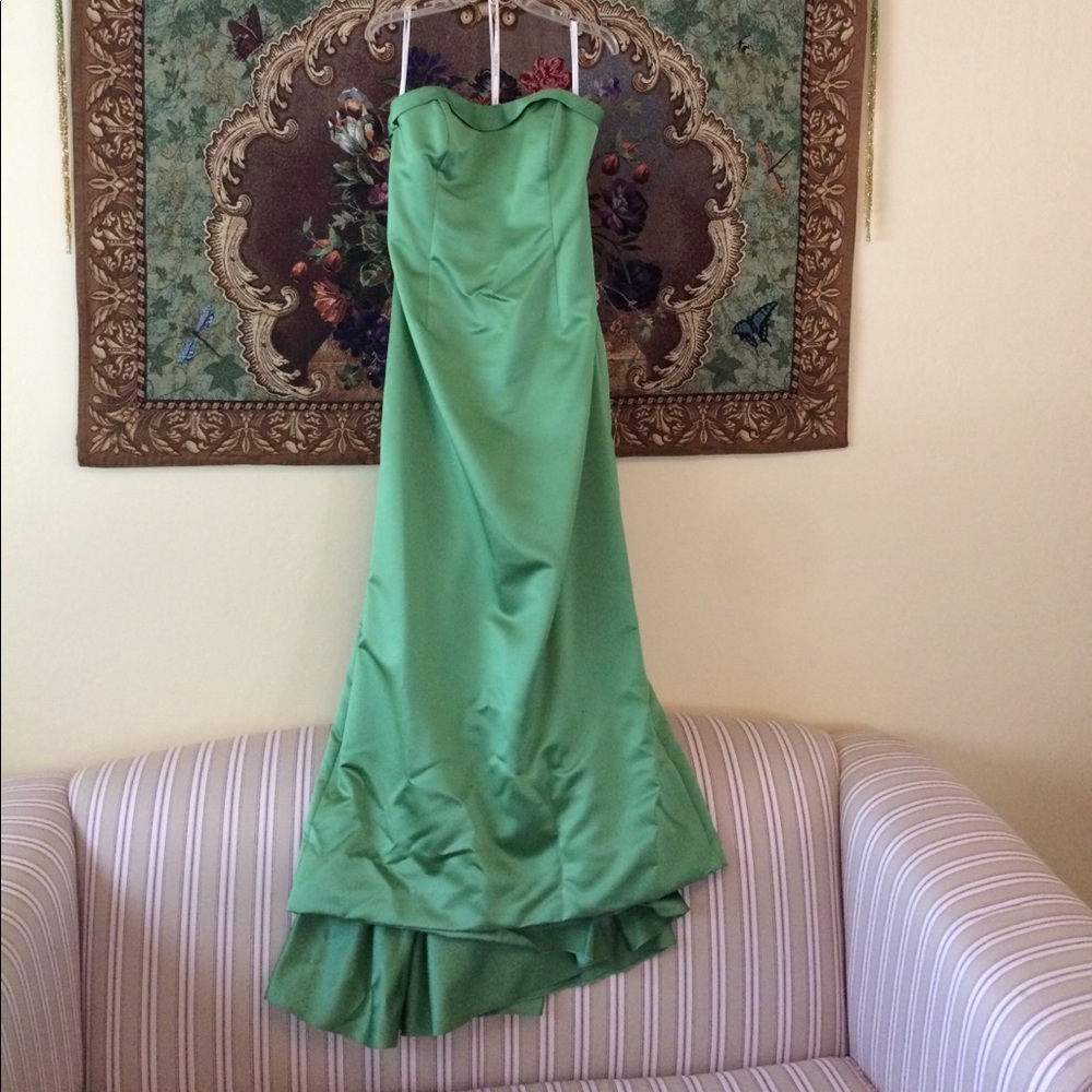 Medium green bridesmaid dress