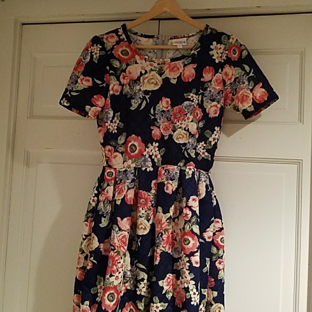 Lularoe floral Amelia
