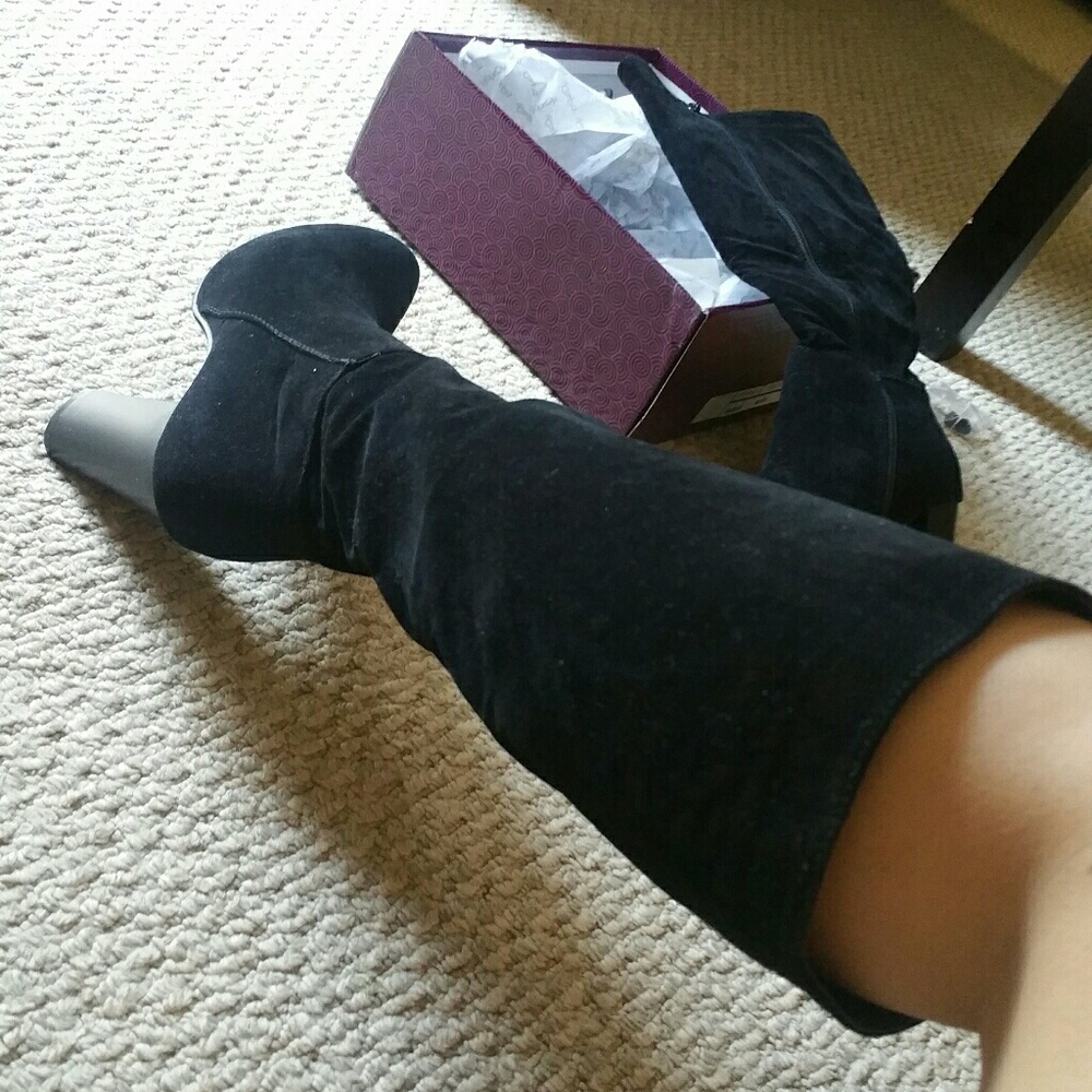 boots - Picture 2 of 4