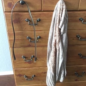 Bundle of glitter scarf and belt!