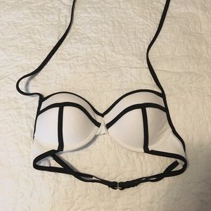 🆕NWOT B&W Push-Up Halter Bikini Top