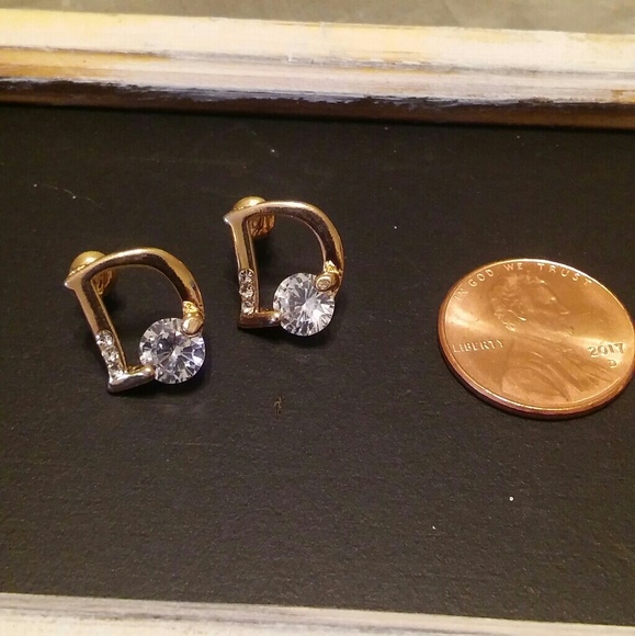 D Earrings - Picture 2 of 2