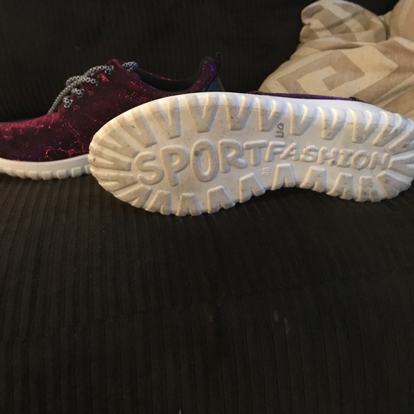 Shoes - Picture 2 of 3