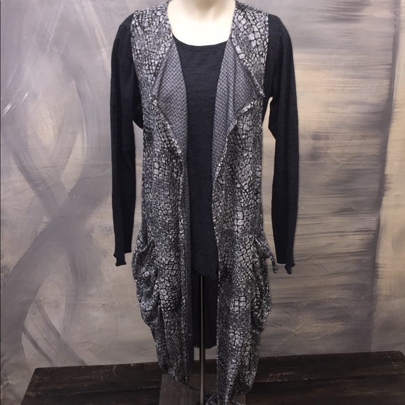 Gray Long Sleeveless Cardigan - Picture 1 of 4