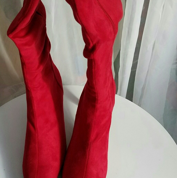 Boots - Picture 2 of 4