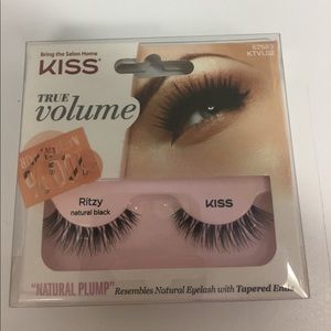 Kiss true volume lashes