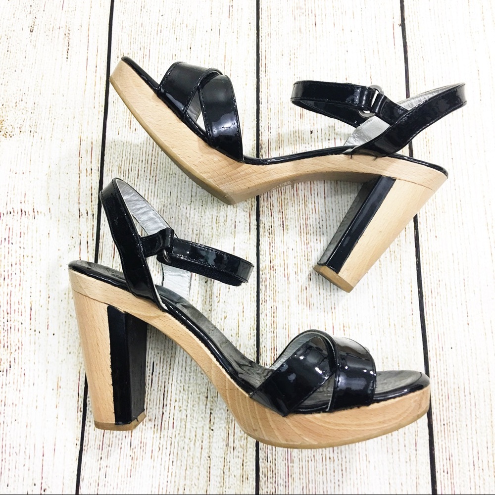THEORY Block Heel Sandals