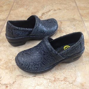 B.O.C by Born black comfort clogs.