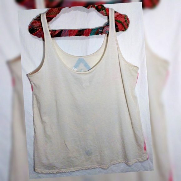 🆕 Daytrip Buckle brand cream distressed tanktop - Picture 2 of 3