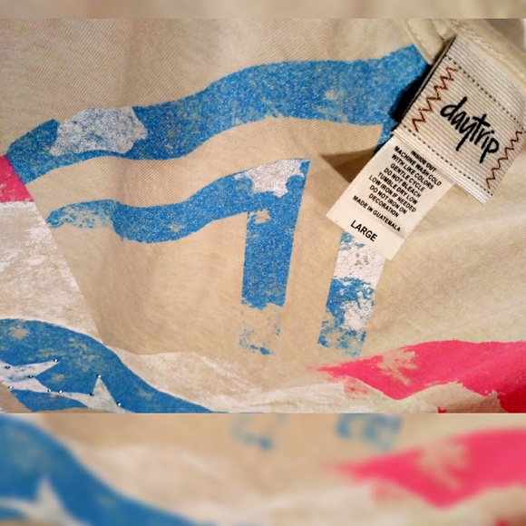 🆕 Daytrip Buckle brand cream distressed tanktop - Picture 3 of 3