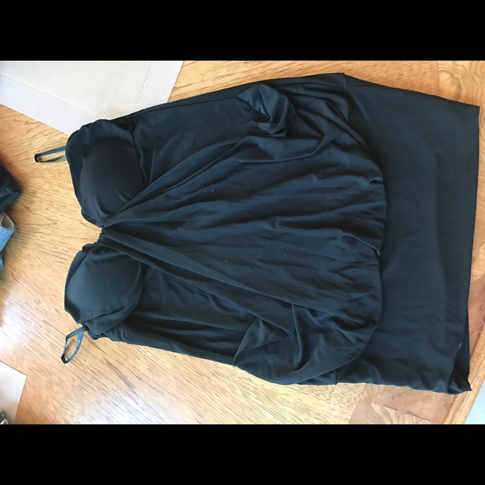 black leeveless papaya top