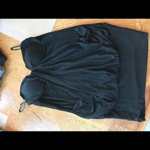 black leeveless papaya top