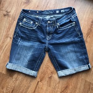 Miss Me jean shorts size 29