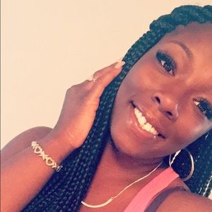 Meet your Posher, Danielle