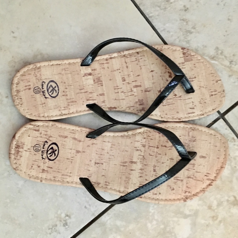 Hawaii cork pattern / black strap flip flops