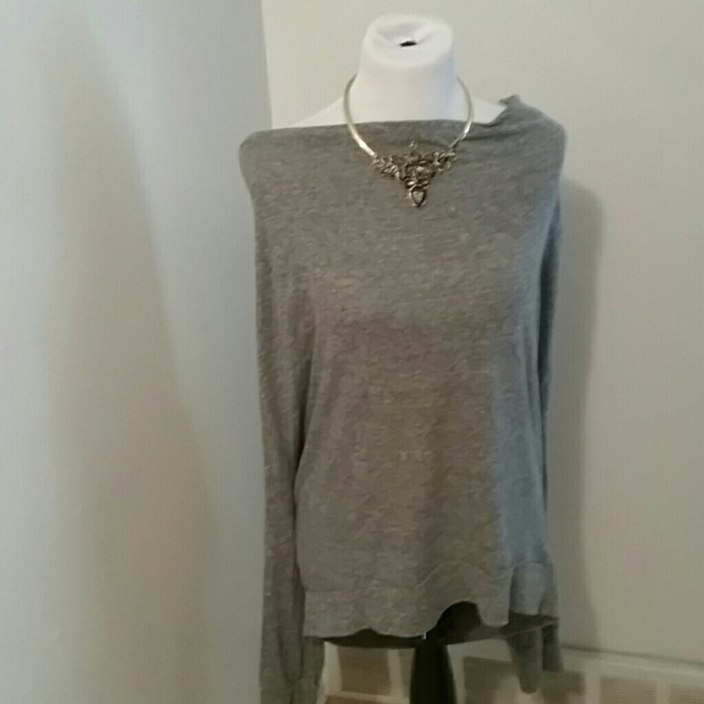 Monrow grey tunic, open in back, necklace included