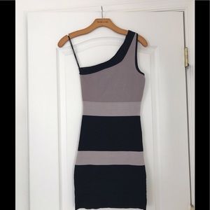 💜Bebe OneShoulder Body con Dress