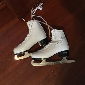 Bladerunner Figure Skates
