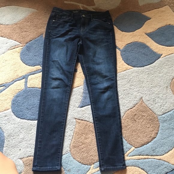 Mid-rise Skinny Jeans (Curvy Fit) Dark Wash - Picture 2 of 7