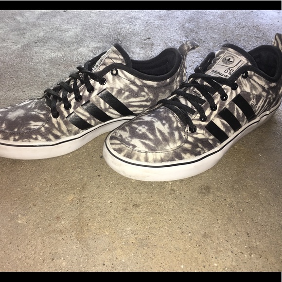 adidas Shoes - ♻️‼️SOLD‼️♻️