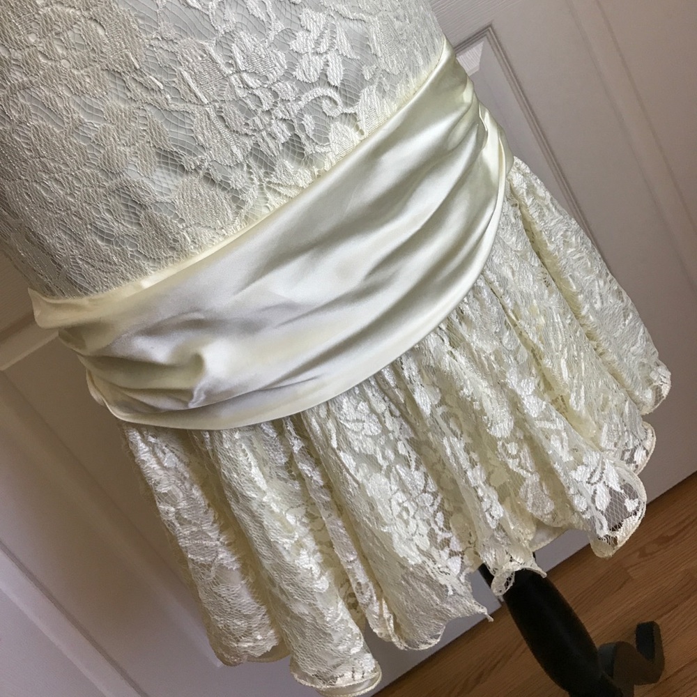 Mid length Wedding Dress - Picture 5 of 6