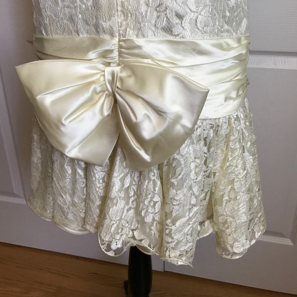 Mid length Wedding Dress - Picture 3 of 6