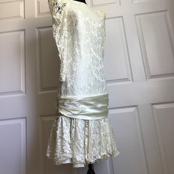 Mid length Wedding Dress - Picture 4 of 6